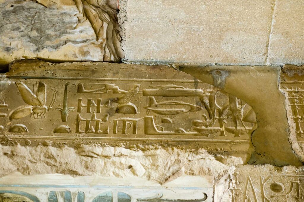 Hieroglify w Świątyni Setiego I w Abydos
