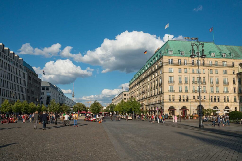 Najciekawsze atrakcje w Berlinie — Unter den Linden