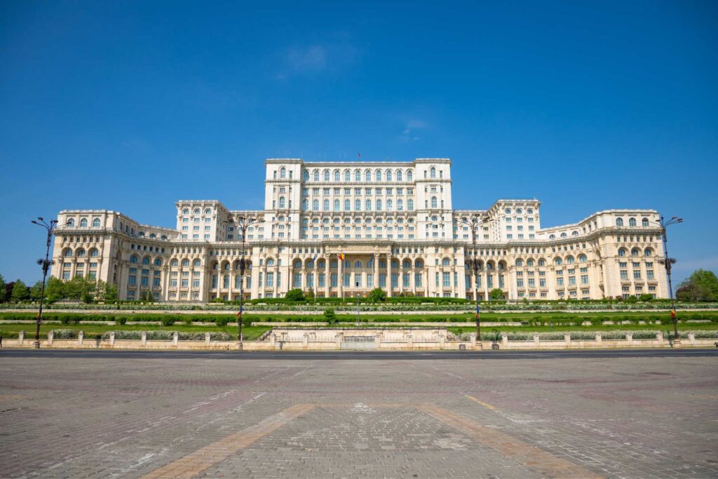 Najciekawsze atrakcje w Bukareszcie — Pałac Ludowy / Parlament
