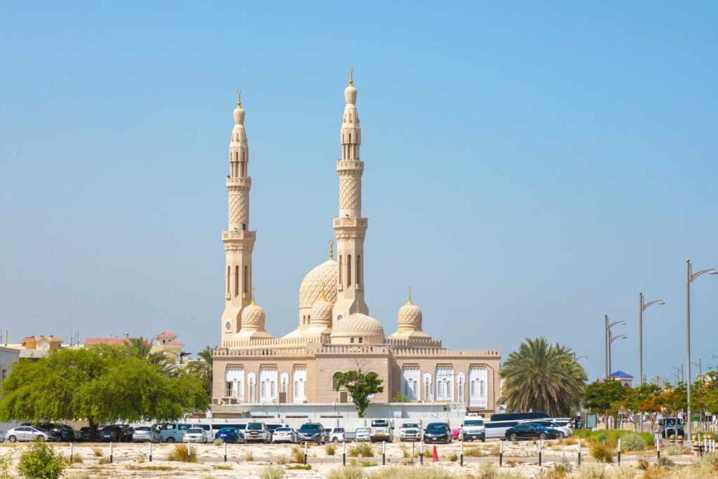 Najciekawsze atrakcje w Dubaju — Meczet Jumeirah