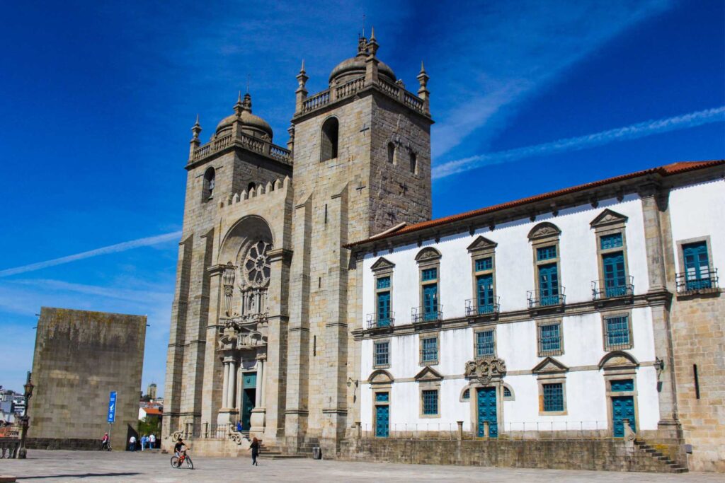 Najciekawsze atrakcje w Porto — Sé Catedral