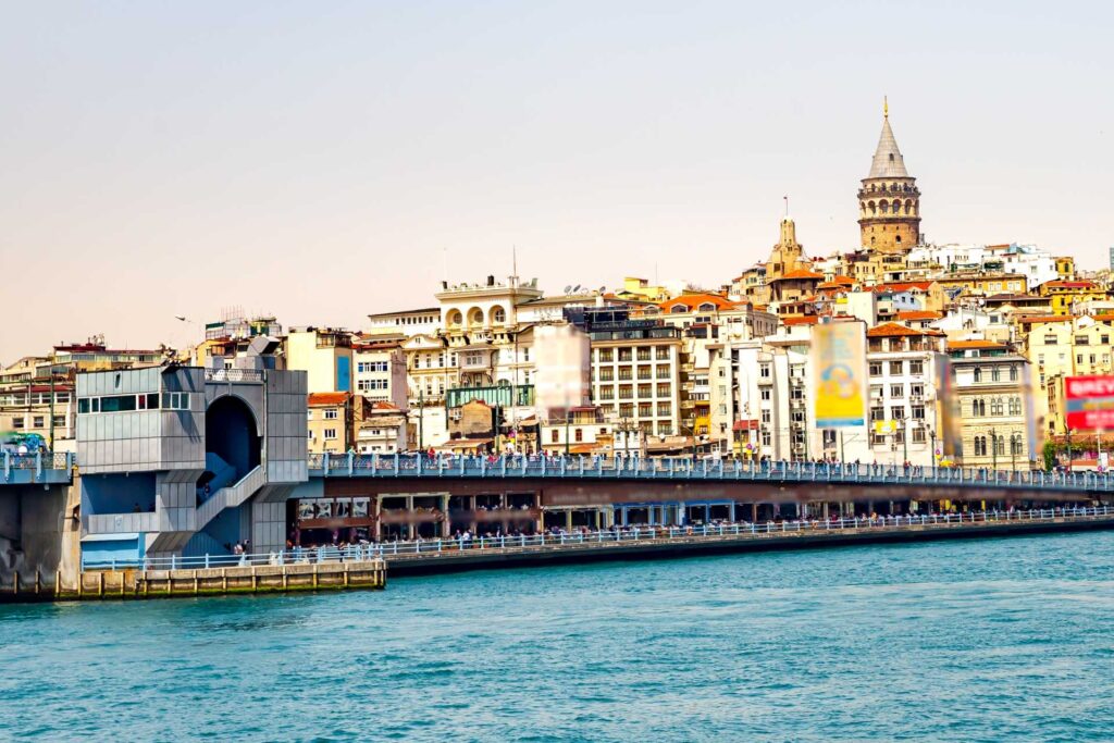 Najciekawsze atrakcje w Stambule — Most Galata