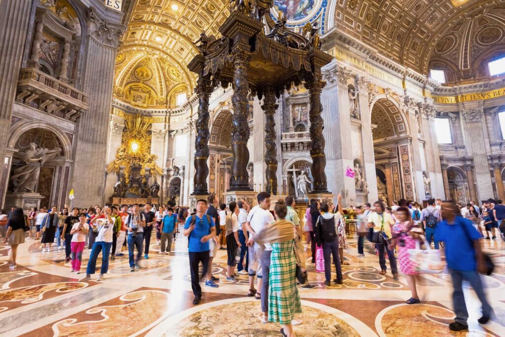 Jak zwiedzić Bazylikę św. Piotra w Watykanie — Baldachim Berniniego