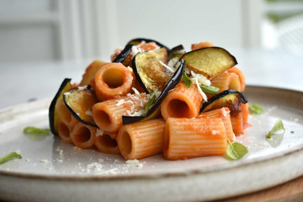 Co zjeść na Sycylii — Pasta alla Norma
