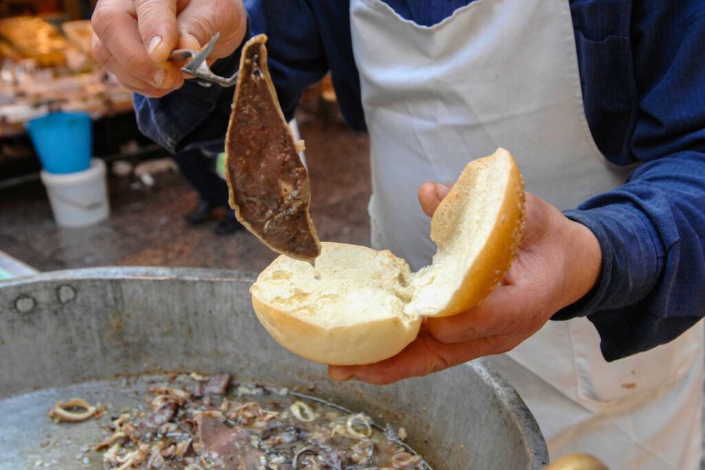 Co zjeść na Sycylii — Pane con la milza