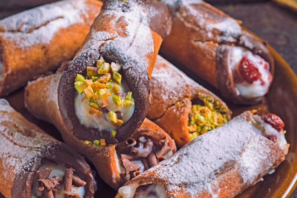 Co zjeść na Sycylii — Cannoli