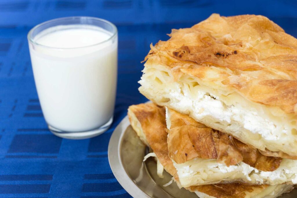 Co zjeść w Macedonii — Burek