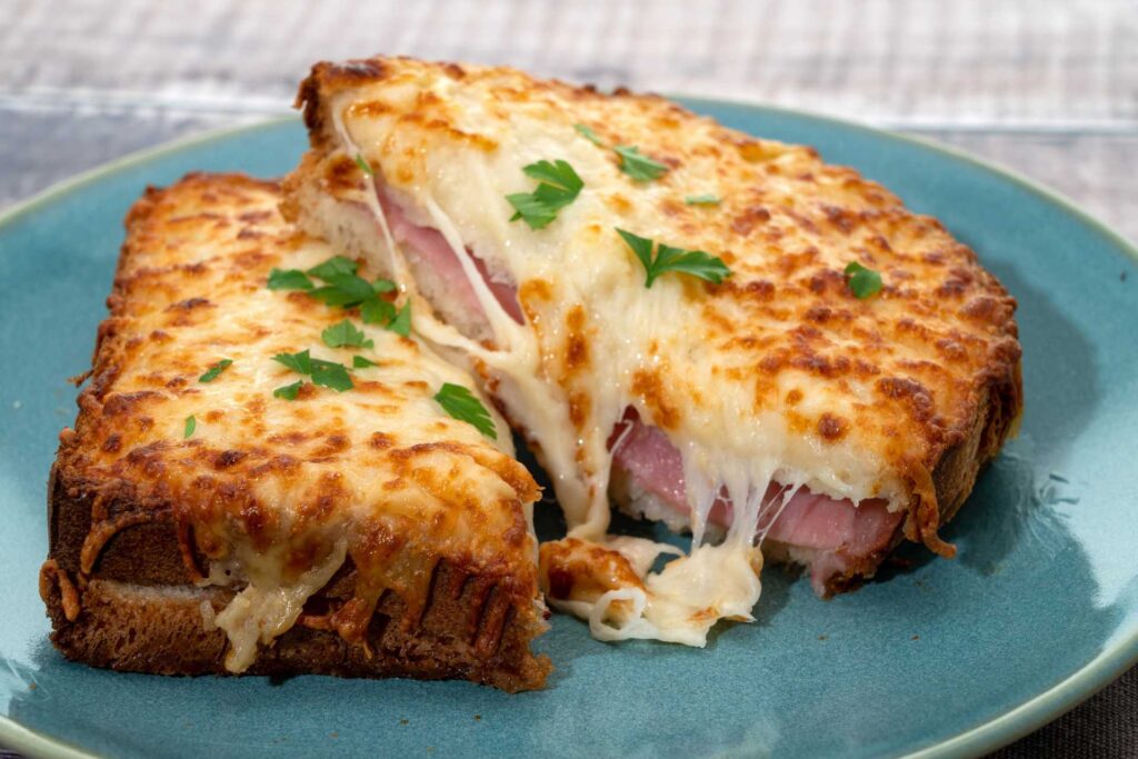 Co zjeść we Francji — Croque Monsieur