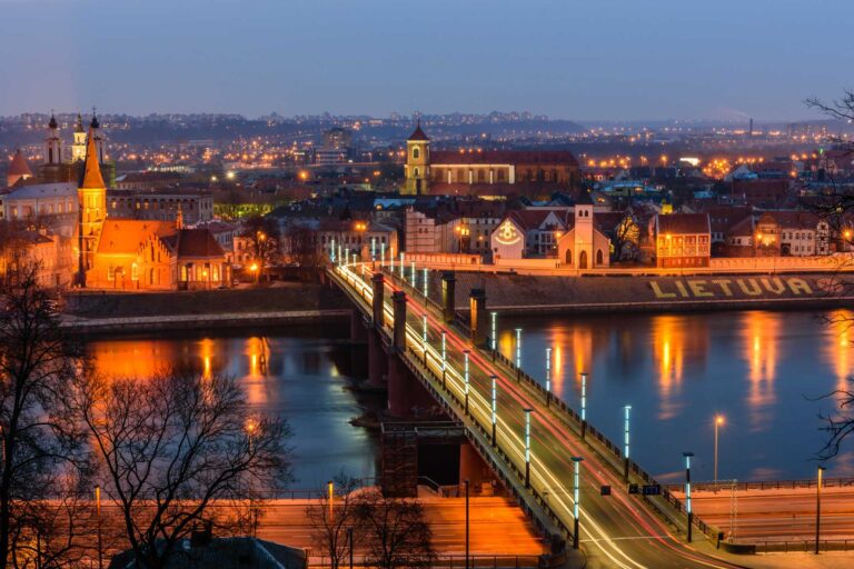 gdzie spać w kownie