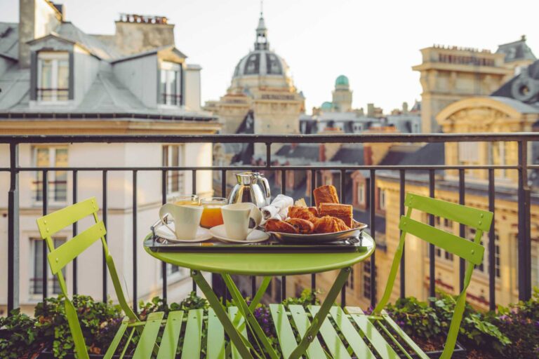 gdzie spać w paryżu