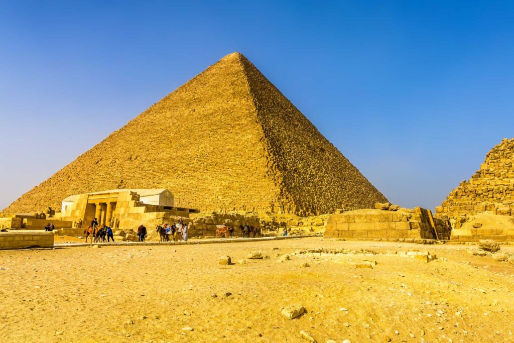 Co zobaczyć w Gizie i okolicy – Piramida Cheopsa w Gizie