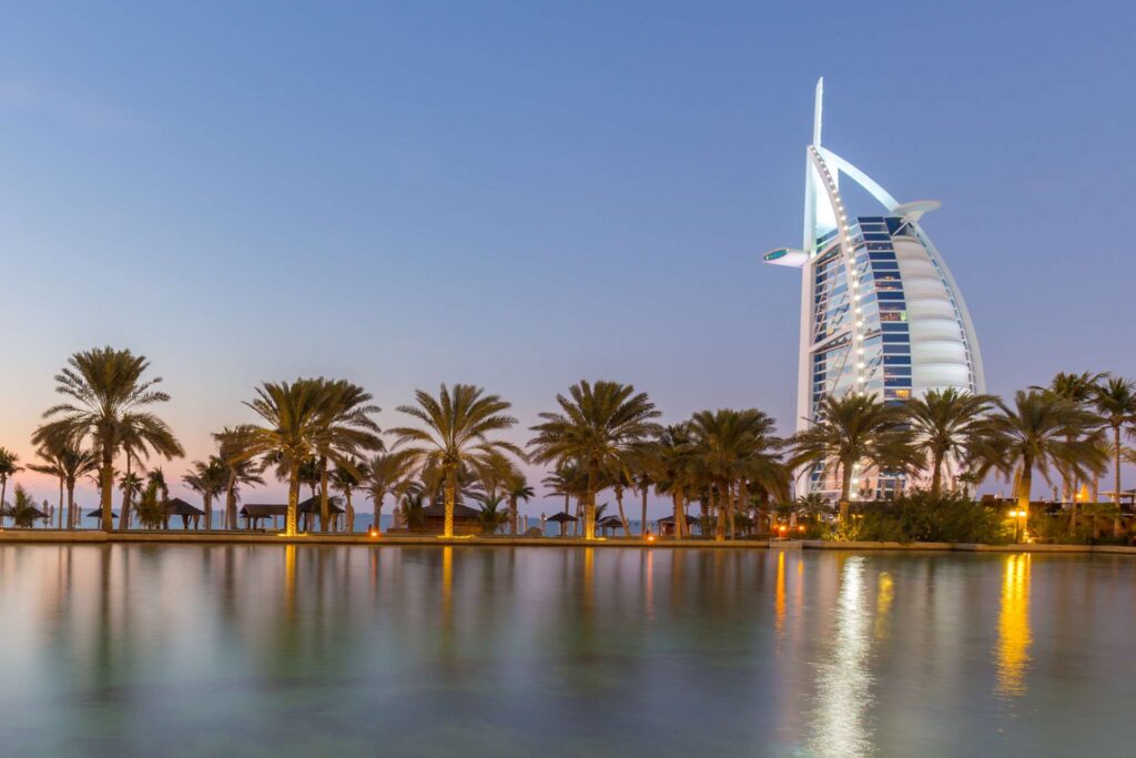 Gwiazdki hotelowe — 7-gwiazdkowy hotel Burj Al Arab w Dubaju
