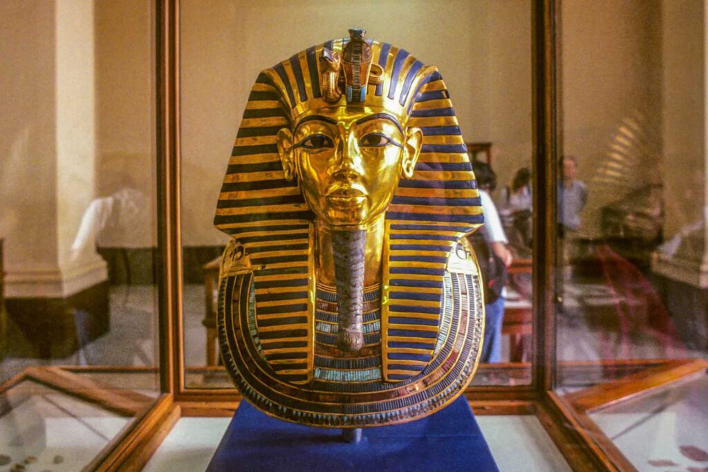 Co zobaczyć w Kairze — Złota maska Tutanchamona w Muzeum Egipskim (©Joerg Hackemann / Depositphotos.com)