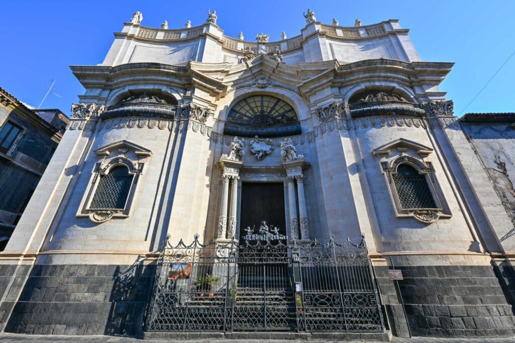 Co warto zobaczyć w Katanii — Chiesa della Badia di Sant’Agata (© Felix Lipov / Depositphotos.com)