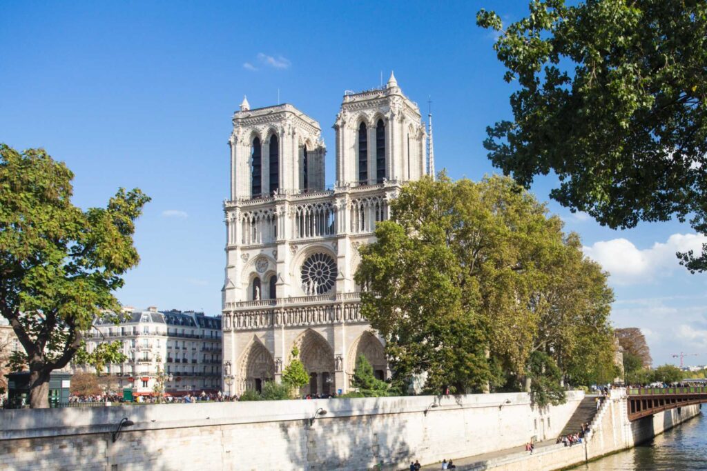 Najciekawsze atrakcje w Paryżu — Katedra Notre Dame