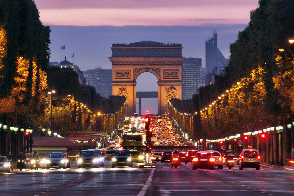 Najciekawsze atrakcje w Paryżu — Champs-Élysées