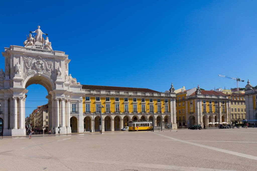 Najciekawsze atrakcje w Lizbonie – Arco da Rua Augusta w dzielnicy Baixa