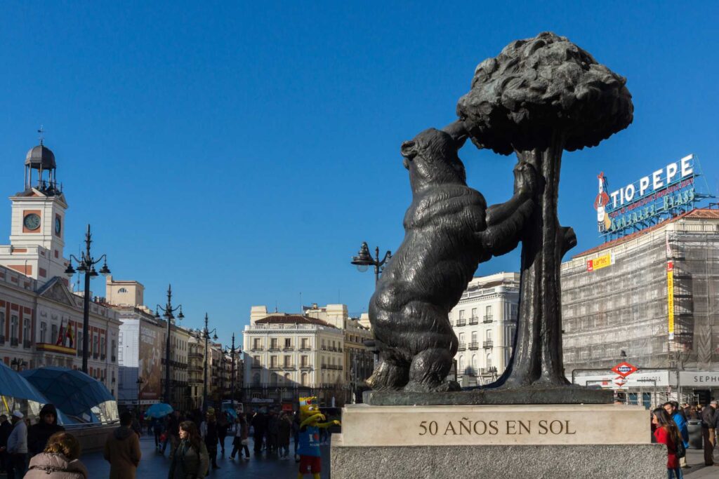 Najciekawsze atrakcje w Madrycie — Puerta del Sol (fot. Stoyan Haytov / Depositphotos.com)