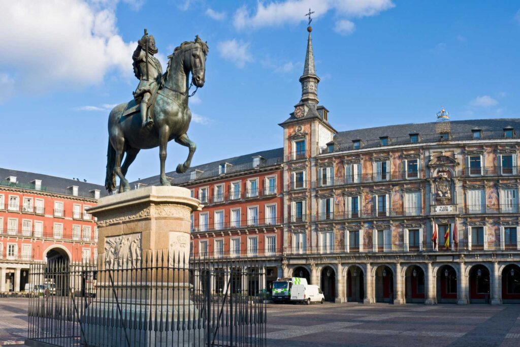 Najciekawsze atrakcje w Madrycie — Plaza Mayor