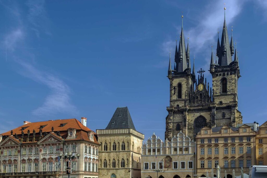 Najciekawsze atrakcje w Pradze — Kościół Marii Panny przed Tynem