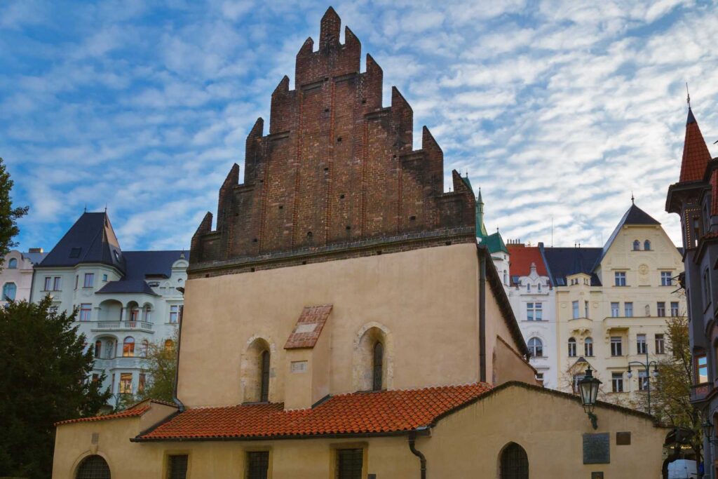 Najciekawsze atrakcje w Pradze — Synagoga Staronowa