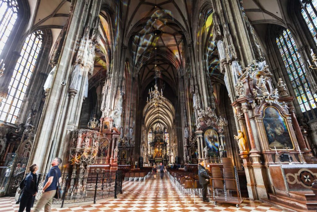 Najciekawsze atrakcje w Wiedniu — Wnętrze Katedry św. Szczepana
