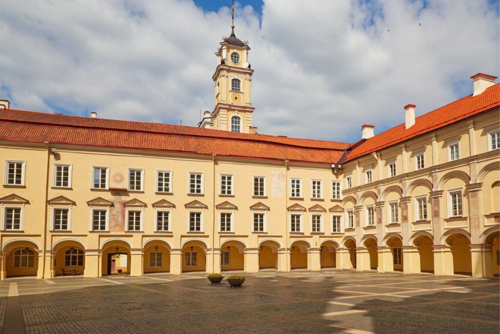 Najciekawsze atrakcje w Wilnie — Uniwersytet Wileński