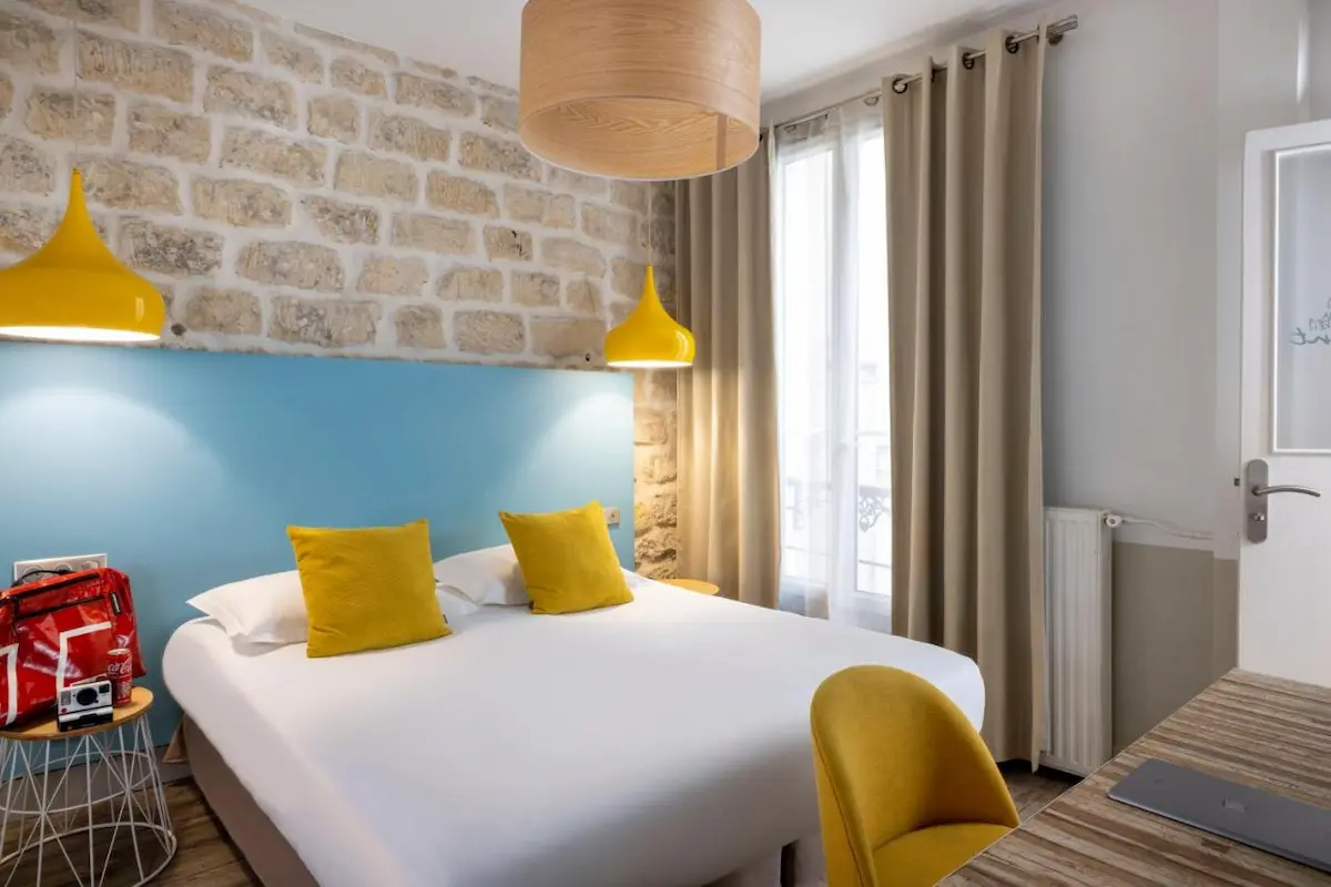 Gdzie spać w Paryżu — Le Regent Montmartre by Hiphophostels