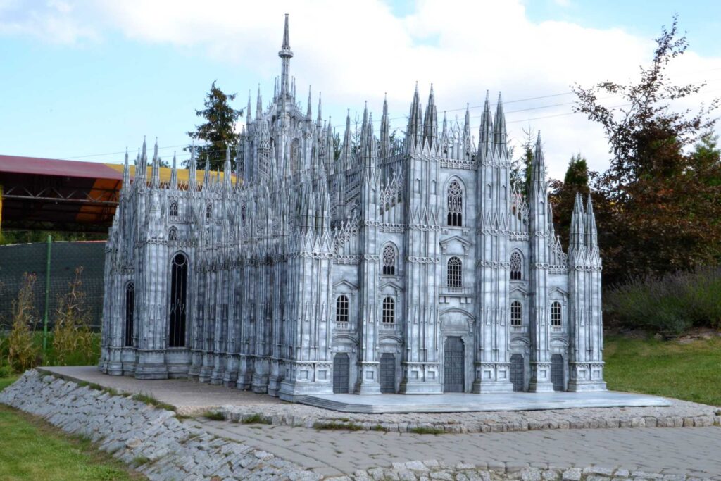 Park Rozrywki i Miniatur "Sabat Krajno" — Katedra Narodzin św. Marii w Mediolanie