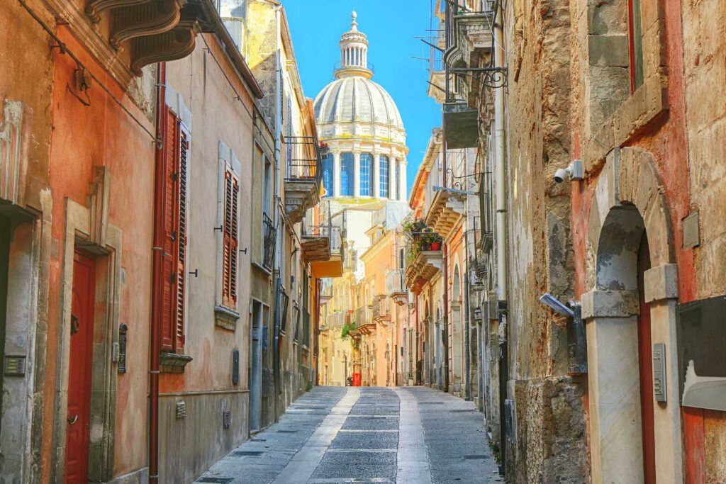 Co warto zobaczyć na Sycylii? — Wąskie uliczki Ragusy