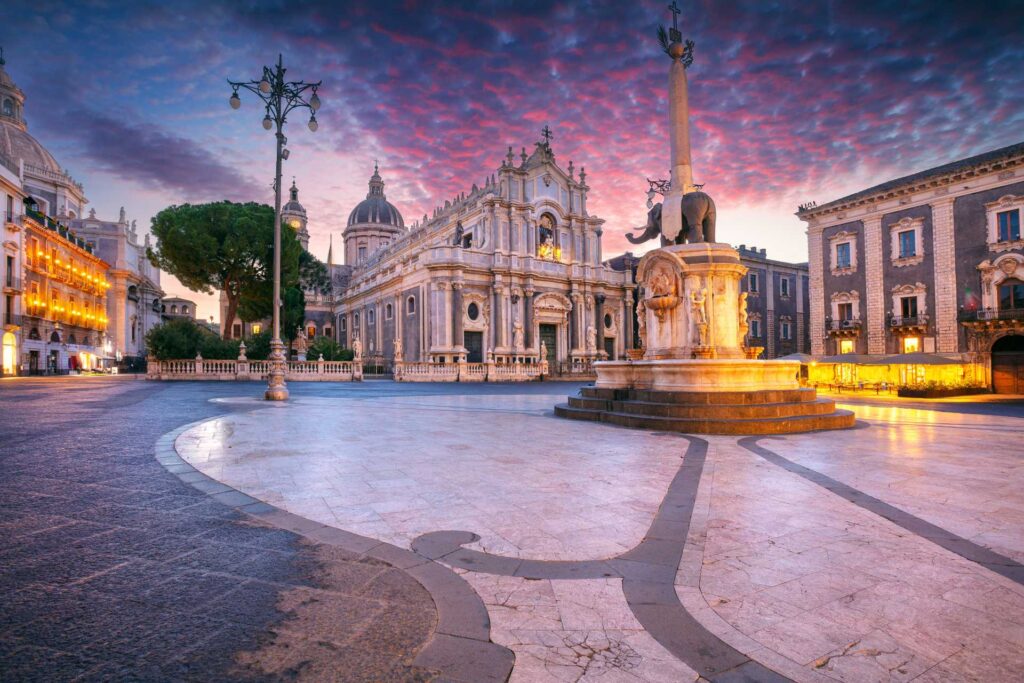 Piazza del Duomo i Bazylika Katedralna św. Agaty w Katanii