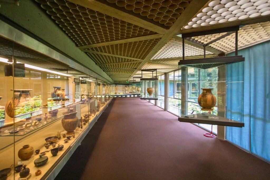 Co zobaczyć w Syrakuzach — Muzeum Archeologiczne Paolo Orsi (© Andreas Sourbis / Depositphotos.com)