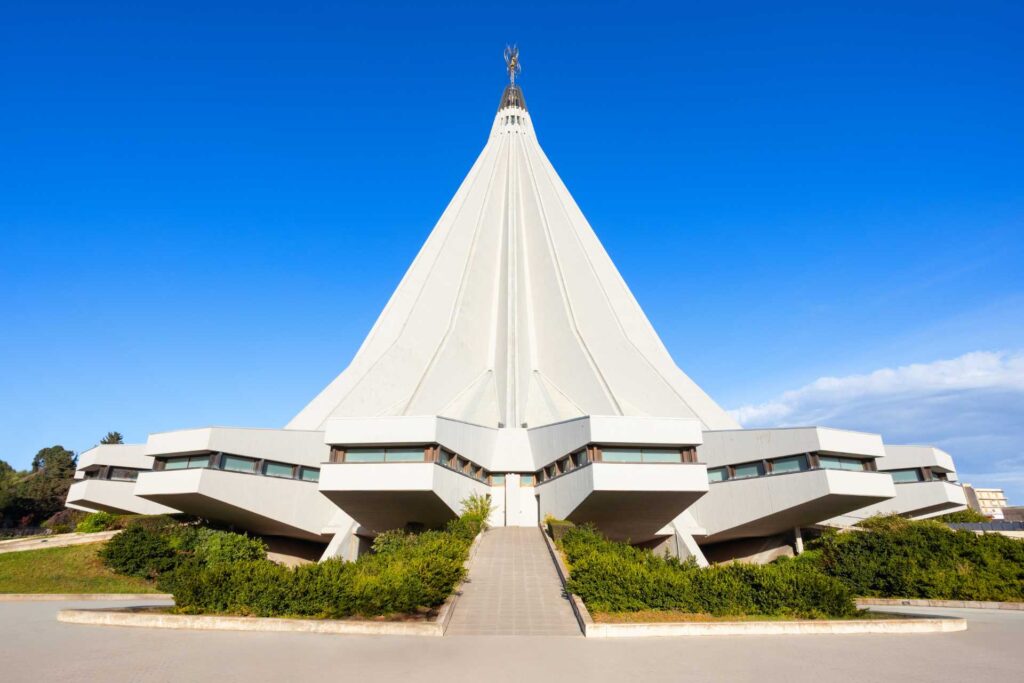 Co zobaczyć w Syrakuzach — Sanktuarium Matki Bożej Płaczącej