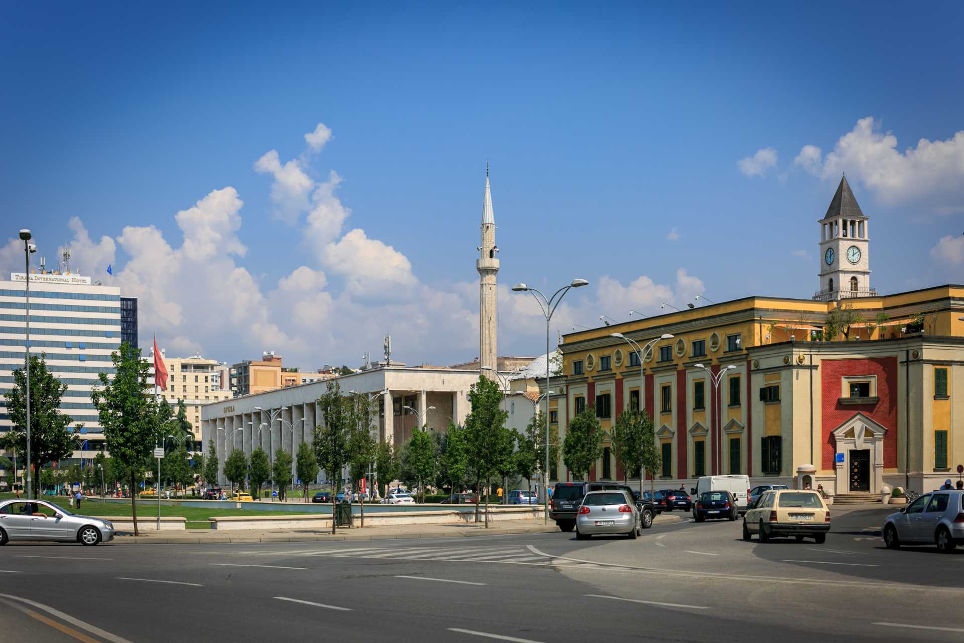 tirana atrakcje