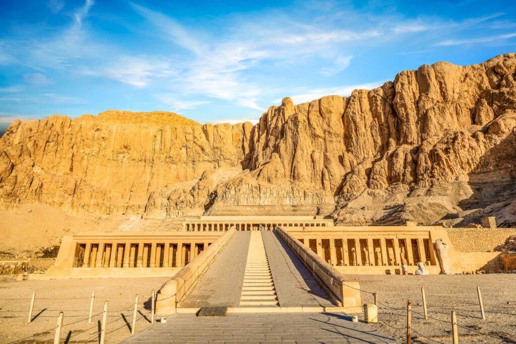Wycieczka objazdowa do Egiptu — Świątynia królowej Hatszepsut w Luksorze