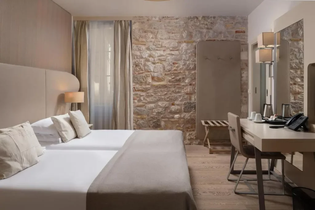 Najlepsze noclegi w Zadarze — Art Hotel Kalelarga